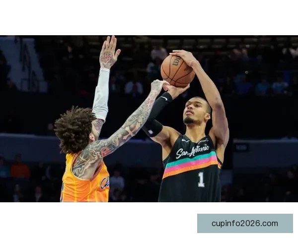 文班亚马统治攻防砍下26分14篮板马刺三人20加狂胜热火迎来六连胜